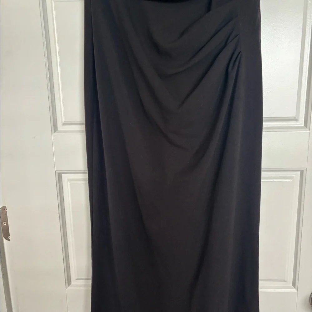 Vince Camuto Ruched Off the Shoulder Black Gown size- 6 - Picture 5 of 14